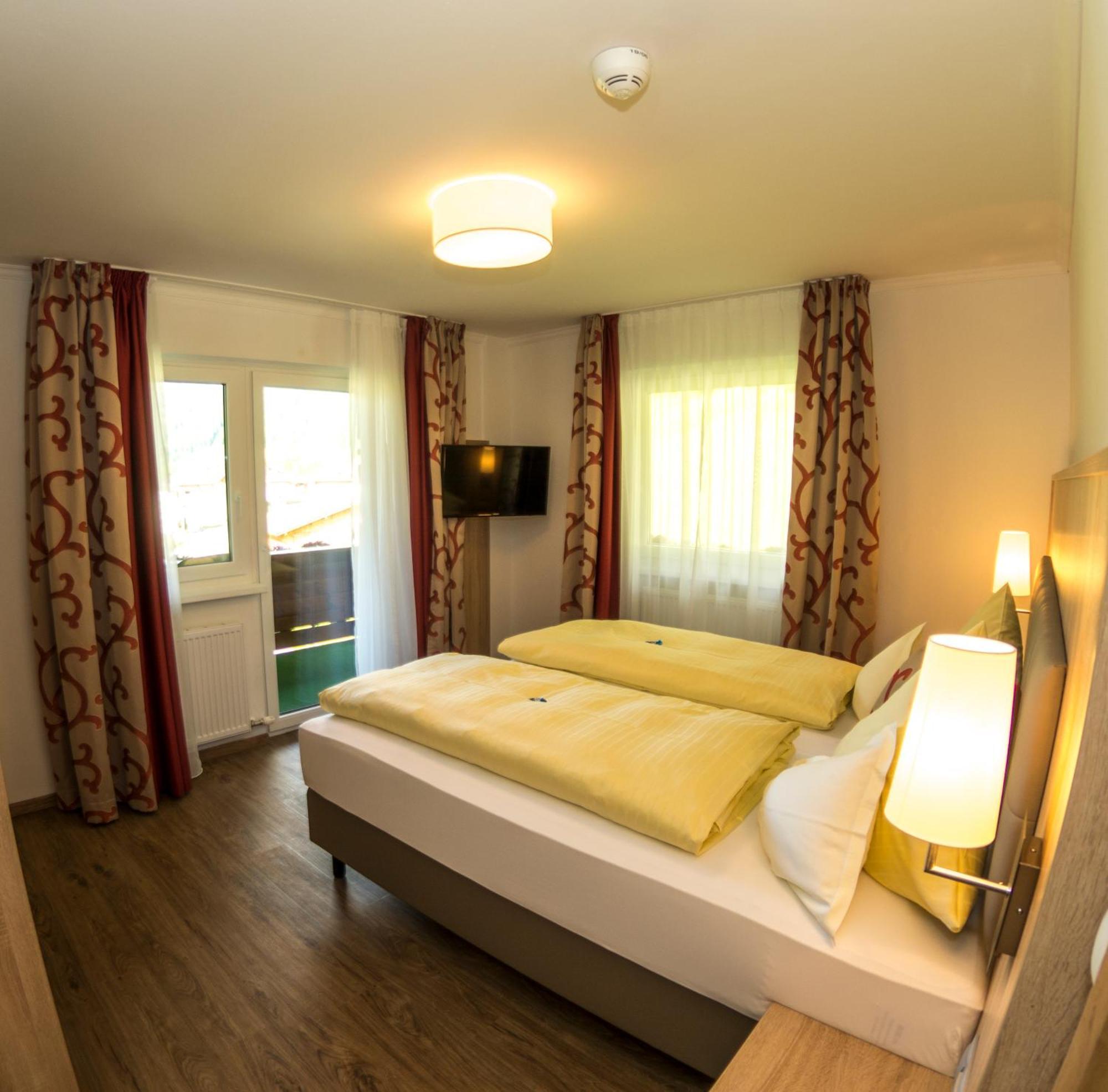 Alpenhotel Fernau Нойщифт им Щубайтал Екстериор снимка