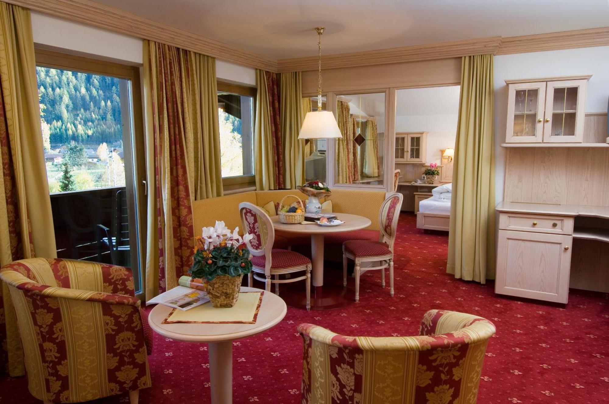 Alpenhotel Fernau Нойщифт им Щубайтал Екстериор снимка