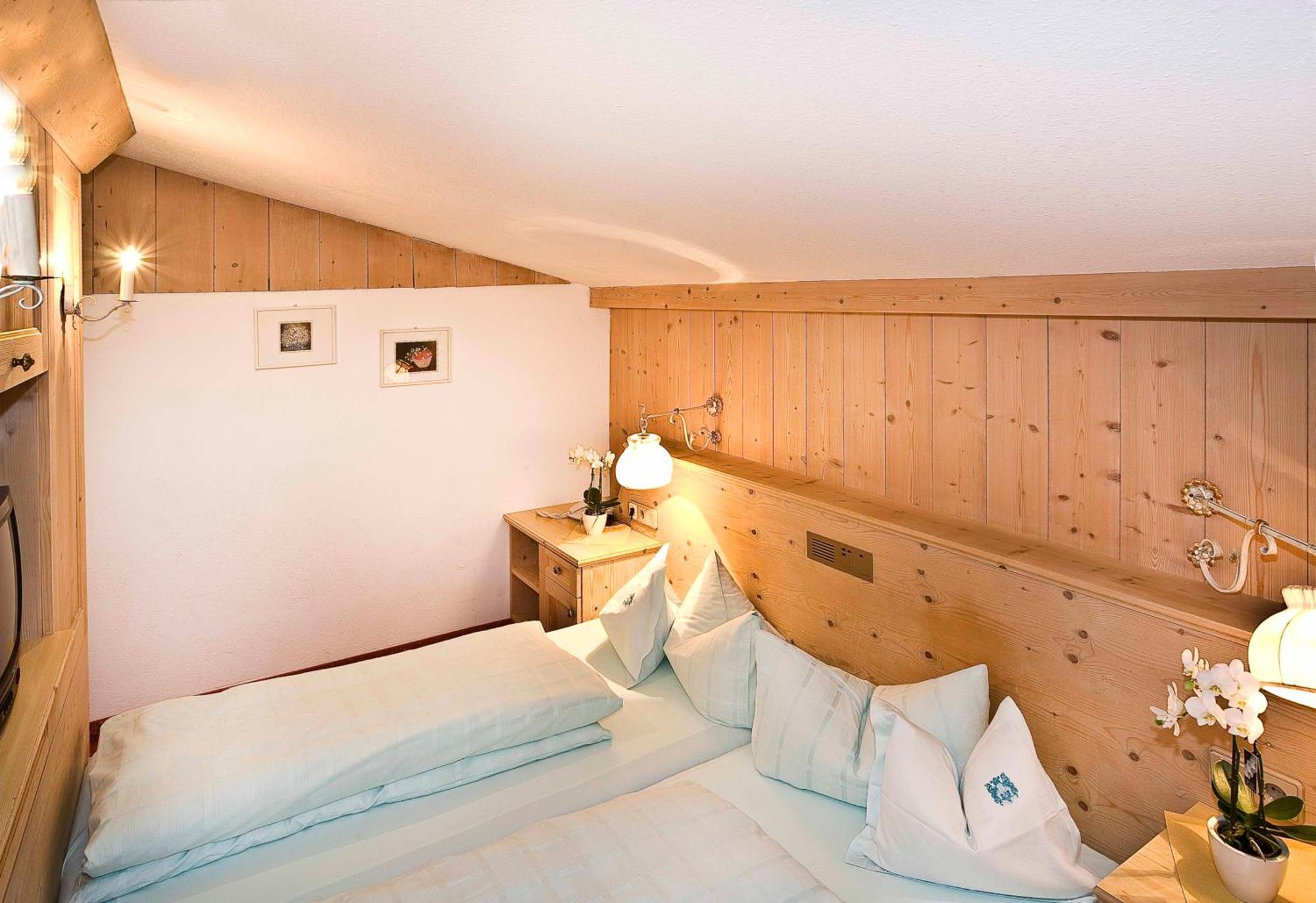 Alpenhotel Fernau Нойщифт им Щубайтал Екстериор снимка